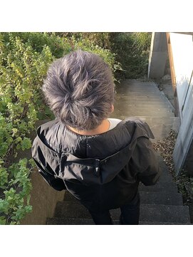 ザ ホワイトノート(The WHITE NOTE) 熊本メンズパーマツイストスパイラルベリーショートブリーチ