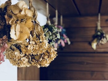 ニュートラルバイヘア neutral×hairの写真/アロマの香りに包まれて…♪大人女性に嬉しい上質な空間と丁寧な接客で心まで癒される至福の時間を。