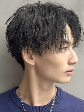 アリエッタ アザブ(ARIETTA AZABU) 前下がりセンターパート×ルーズツイスパイラル