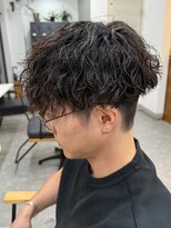 フゥ 宇都宮(FeU) 緩め波巻きスパイラルパーマシャドウパーマメンズマッシュウルフ