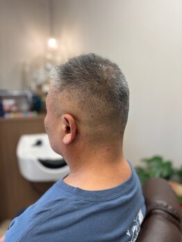 【月曜営業/駐車場◎】幅広い世代のお客様に☆身だしなみはプロにお任せ！