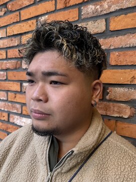 スキンフェード×ツイスパメッシュ