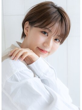 キャリコ(calico) 《calico》耳掛けショート×大人ヘア×シースルーバング