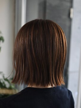 オルガ(orga) スリークな切りっぱなしボブ