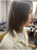 レイヤースタイル　オリーブカラー　大人スタイル　ミディアム