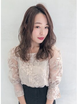 ミニヨン バイ ハピネス 高の原店(mignon by Happiness) 大人可愛い暖色系カラーピンクグレージュ 奈良清水