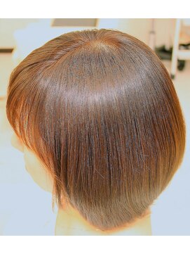 美容室 ドリームスタイル 前髪＆顔周りで小顔にみせる上品な大人のショートヘア