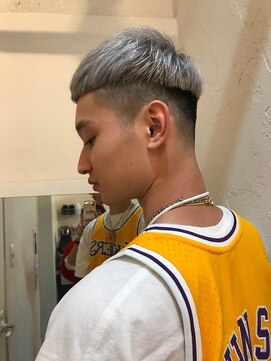 ツーダブルバイフィフス 西梅田店(WW.. by fifth) シルバーショートマッシュ【梅田/JR大阪/西梅田/北新地】