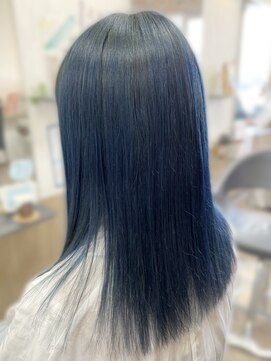 トレフル 東岸和田店(Trefle) 20代30代40代ストレートパーマブルーブラックナチュラル透明感