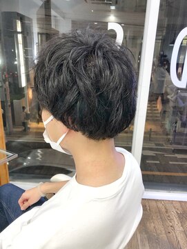 ヘッズ 本八幡店(HEADS) MEN'S HAIR  センターパート　ツイストスパイラル　コンマヘア