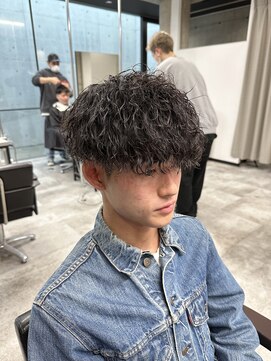 イーラ(era) ツイストスパイラルパーママッシュ刈り上げツーブロック