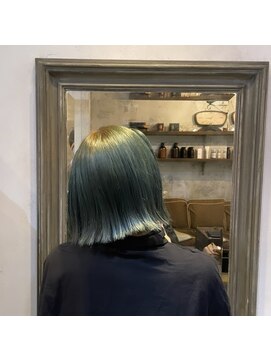 アデ オモテサンドウ(ade omotesando) くすみグリーン/切りっぱなしボブ