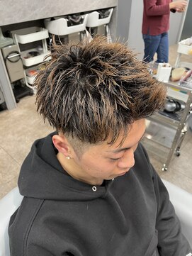 ノイセル 西本町(Noisyle) guest snap 刈り上げアップバングショート