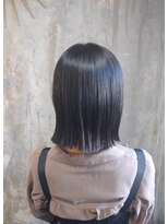 フルアヘッド(FULL A HEAD)&nbsp;厚みのある重め切りっぱなしボブ