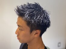 お洒落男子の新定番、刈り上げなしのスパイキーショートでこなれ感◎