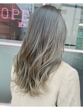 イルウィ(irwi) 【ブリーチカラー】透明感カーキグレージュカラー