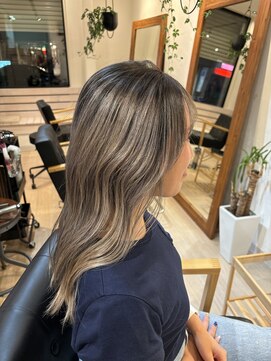 フリー(Free) バレイヤージュ/ハイライト【平塚・秦野・二宮・小田原】