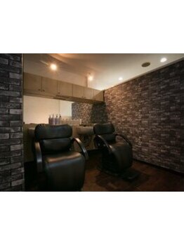 ゆったりとした空間だから、大型サロンが苦手な方にもオススメ☆少人数だからこそ、寄り添った接客が魅力♪