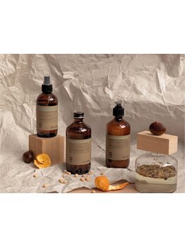 こだわりのHカラーはオーガニック成分93％配合。アンモニアを使っていないので,呼吸器への負担がないのが◎