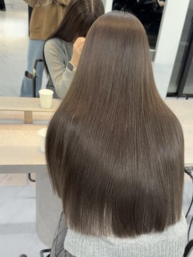 ヴィヴィー 福岡天神店(VIVIE) ワンカラーで出来る色素薄めカラー×縮毛矯正