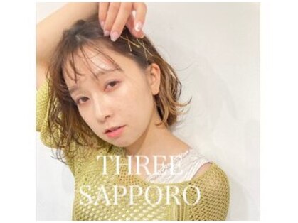 スリー(THREE)の写真