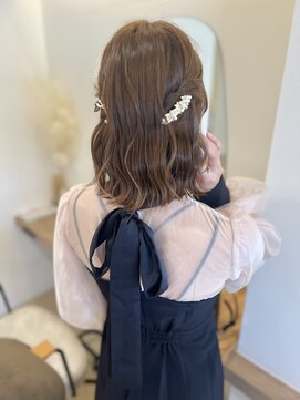 シー(she.) ハーフツイン ハーフアップ 結婚式ヘア お呼ばれヘア