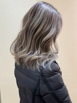 molt 麻生/レイヤーカット/ボブ/バレイヤージュ/ハイライト/海外ヘア 【モルト】&nbsp;バレイヤージュ