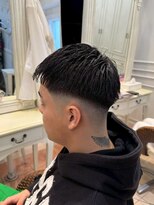 メンズ アルス(Men's ARS)&nbsp;センターパートフェードニュアンスパーマフェザーショート