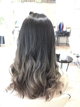 フォルテ 島田店 透明感のあるアッシュグレージュ