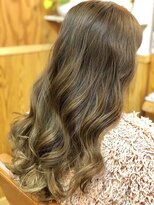 ララテラス(LaLa Terrace)&nbsp;ハイグレージュグラデーションカラー×ゆるふわウェーブ