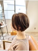 ショートボブ×ベージュ
