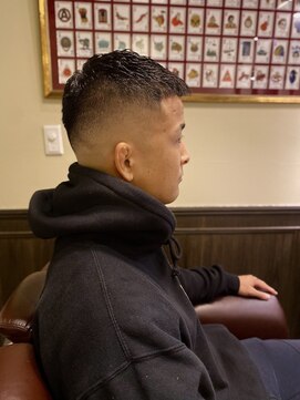 バレス 田町(BALES) [スキンフェード/ツイストスパイラル/田町]