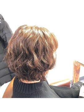 カミケン 方木田店(kamiken.) セットが楽！ふんわり大人パーマショート【カミケン方木田店】