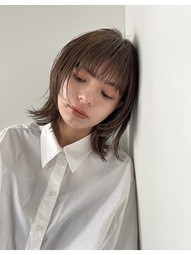 ラグゼ(Luxe) 【Luxe井上彩】オリーブベージュレイヤーカットウェットヘア