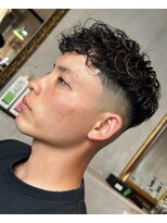 バーバーショップ フォーシーズン(BAR BER SHOP FOURSEASON)&nbsp;スペインカール/ピンパーマ/スキンフェード
