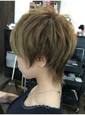 ウルフレイヤーカットショート_耳だしワイルドアッシュ_258