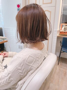 ネオリーブ アンド 渋谷店(Neolive &) 大人可愛いとろみベージュぱつっと切りっぱなしボブ【近藤】横浜