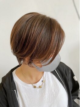 ウル フロム グロウ(ulu.from Grow)の写真/年齢にともない気になる白髪をしっかりカバー！髪のダメージを抑え、ツヤ感&透明感ある色味が叶う♪