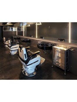 頭皮の汚れを落として清潔感を保つヘッドスパがオススメ◎頭皮環境を整えて、髪も心もリフレッシュ☆