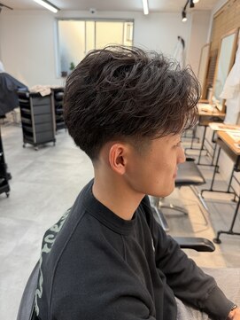 シーフ 千葉(Cyf) MEN’S HAIR/サーフカール/刈り上げセンターパート/佐久間玲於