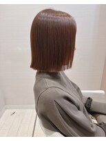 コーエン(cowen)&nbsp;ピンクカラー外ハネ切りっぱなしボブ美髪チェリーブラウン30代