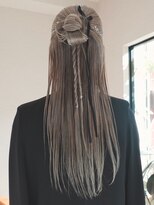 トナリ(tonari) ヘアセット ハーフアップ お団子 お呼ばれヘア【鹿児島中央駅】
