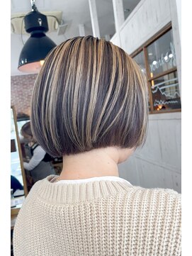 ヘアーループレル(Hair ruup Rell design works) 白髪染めを使わない白髪ぼかしハイライトショート