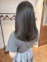 ノル(Knoll)&nbsp;広がりを抑えられる。艶セミロング。【30代、40代、50代、銀座】