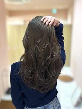 ルーム シンサイバシ(room shinsaibashi) 【room心斎橋/竹田鈴花】後ろ姿も可愛いレイヤーカット