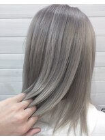 キラ 渋谷(KILLA)&nbsp;無造作カール丸みショートボブディイルミナカラー前髪_北間