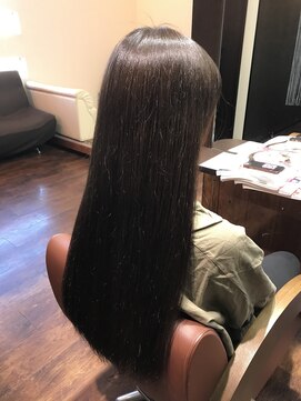 ビギンズ ヘア コウベ(BEGINS HAIR KOBE) 手ぐしでまとまるストレート