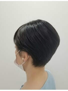 クオーター(QUARTER) ブラシいらずのブローで収まりよく コンパクトショート