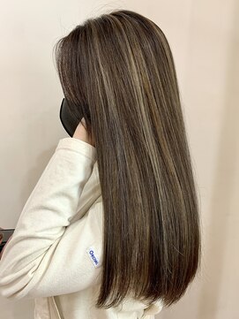 カッツ 元町店(CUT S) ベージュ×ハイライトカラー