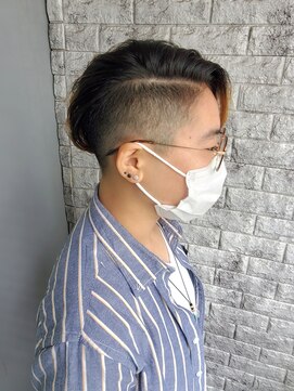 アクシー ヘアーアンドメイク(AXY HAIR&MAKE) フェードカット/ツーブロック/マンバンヘア/センターパート